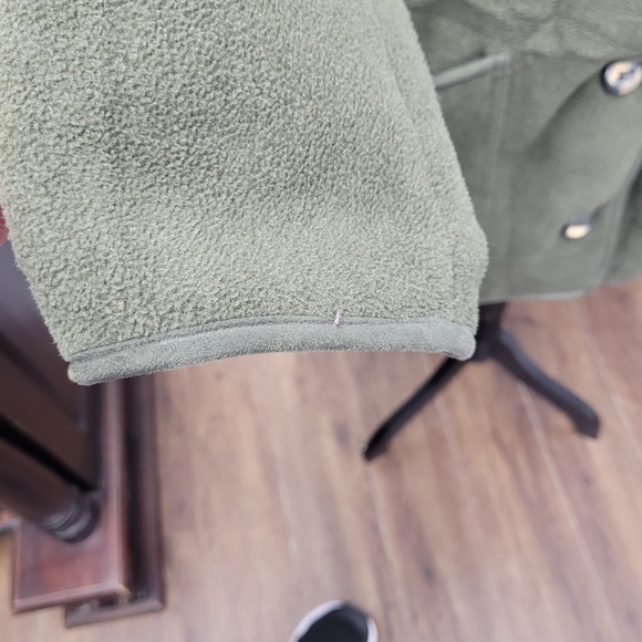 L. L. Bean Size XL Petite Green Fleece Button Up Jacket - Picture 5 of 8